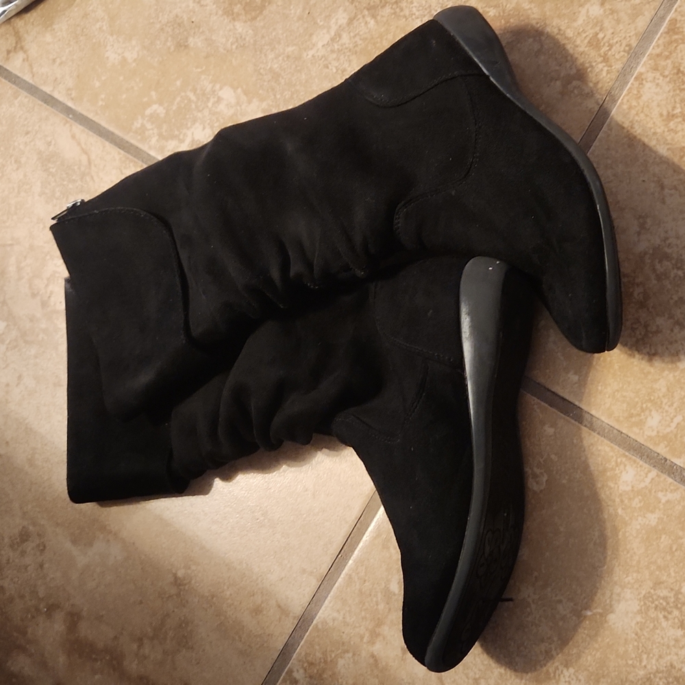 Girls suede boots